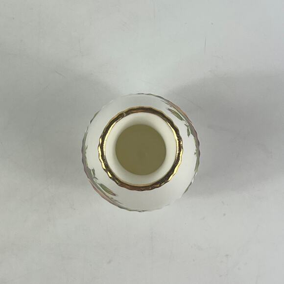 Royal Albert Old Country Roses Bud Vase Bone China Gold Trim Floral England - Picture 5 of 10